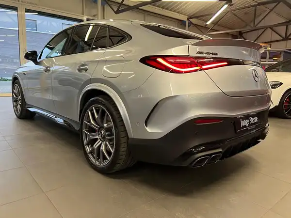 MERCEDES-BENZ GLC 63 S AMG E COUP (7/32)