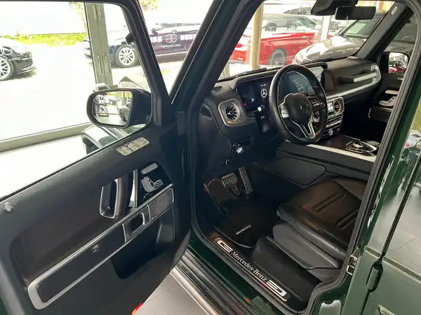 MERCEDES-BENZ G 400 D (8/25)