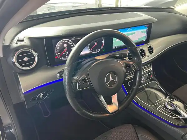 MERCEDES-BENZ E 220 d (13/25)