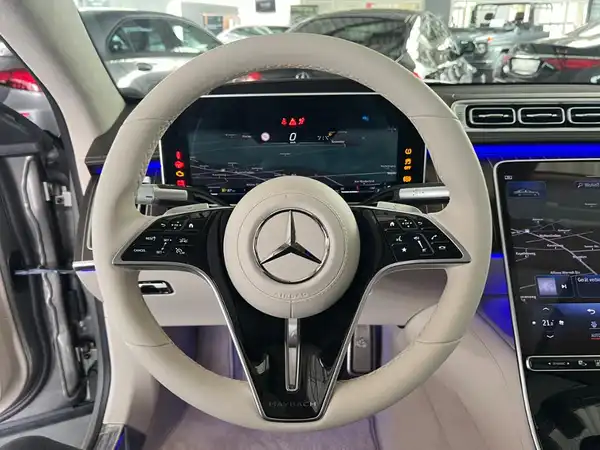 MERCEDES-BENZ S 680 MAYBACH (18/31)