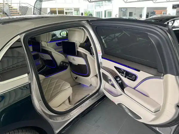 MERCEDES-BENZ S 680 MAYBACH (22/31)