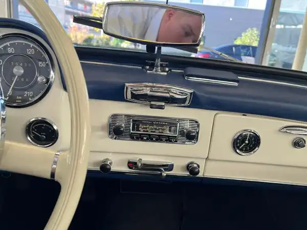 MERCEDES-BENZ 190 SL OLDTIMER (20/30)