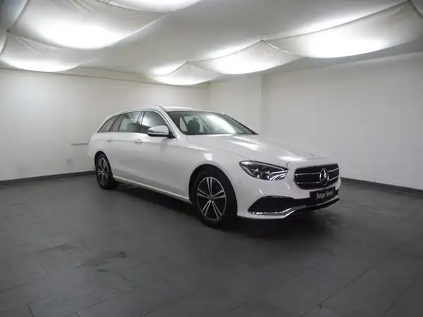 MERCEDES-BENZ E 220 d 4M T (4/22)