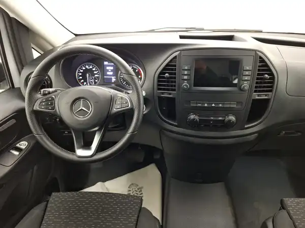 MERCEDES-BENZ Vito Tourer 114 Pro (16/30)