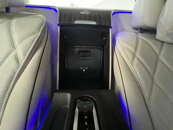 MERCEDES-BENZ S 680 MAYBACH (28/31)