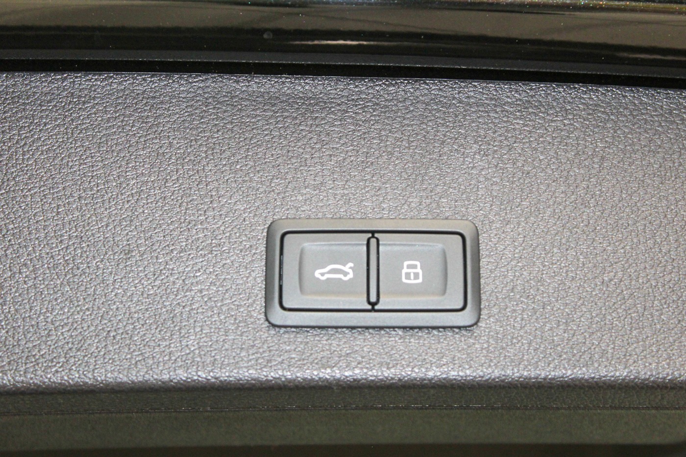 AUDI Q2 S line 40 TFSI quattro 5JGar Assist Virtual Navi+ RFK (16/16)