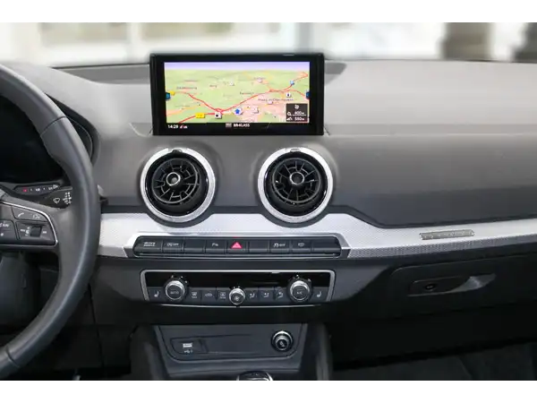 AUDI Q2 S line 40 TFSI quattro 5JGar Assist Virtual Navi+ RFK (9/16)