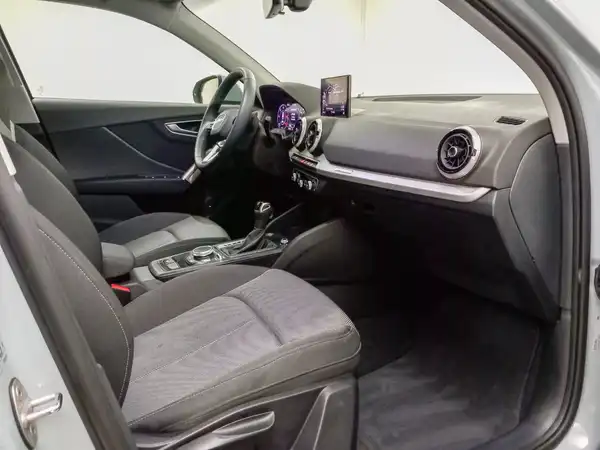 AUDI Q2 S line 5JGar Virtual Navi+ GRA VZE SHZ (11/18)