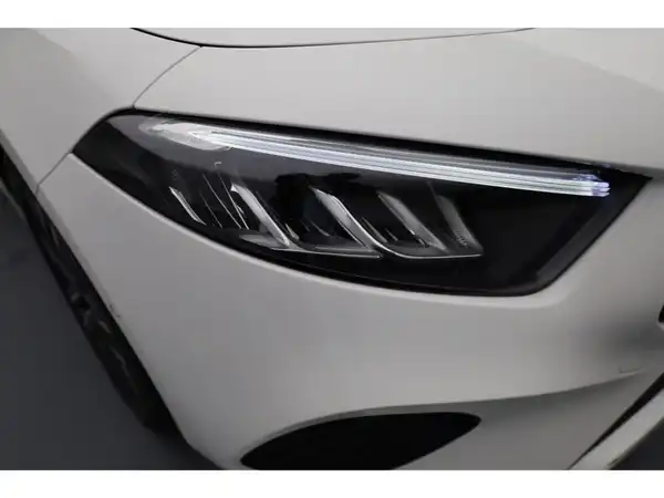 MERCEDES-BENZ A 180 (21/21)