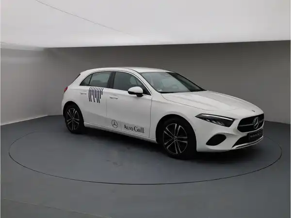 MERCEDES-BENZ A 180 (8/21)