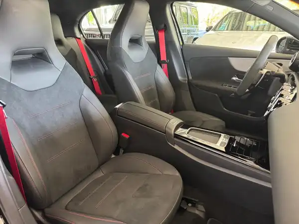 MERCEDES-BENZ A 35 4M AMG (14/18)