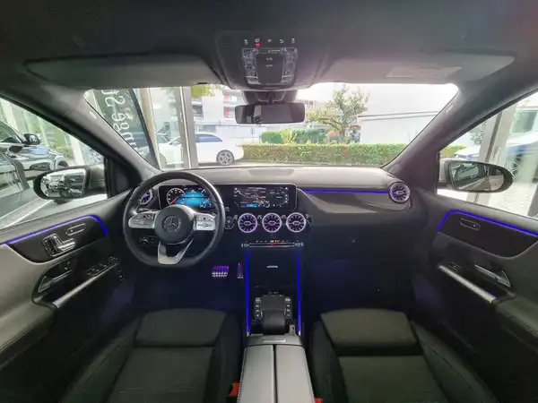 MERCEDES-BENZ B 200 (20/22)