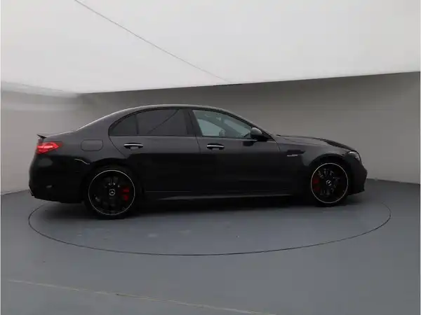 MERCEDES-BENZ C 63 S AMG E PERFORMANCE (7/27)