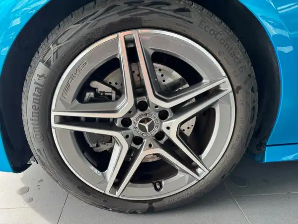 MERCEDES-BENZ CLA 200 SB (28/30)