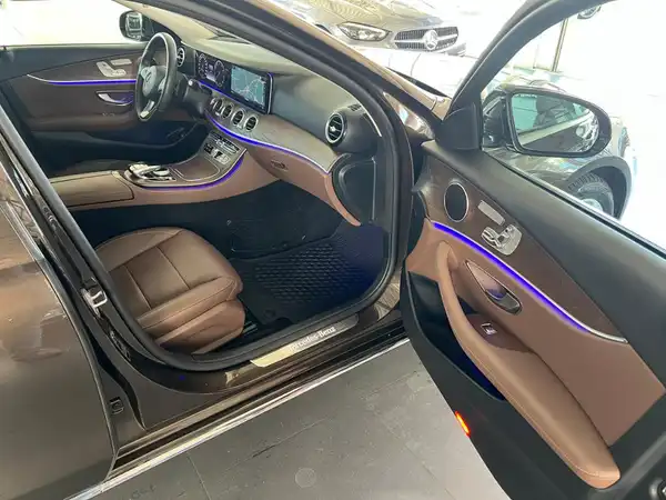 MERCEDES-BENZ E 400 T 4M (9/24)