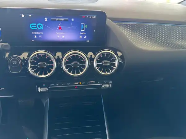 MERCEDES-BENZ EQA 350 4M (18/18)