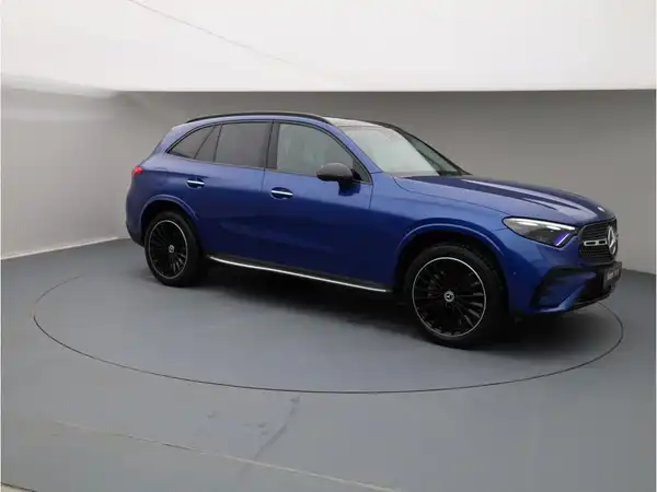 MERCEDES-BENZ GLC 300 e 4M (7/25)