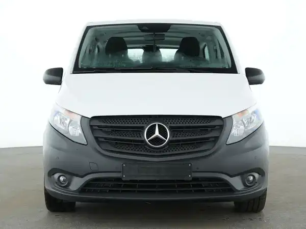 MERCEDES-BENZ Vito Tourer Extralang (2/19)