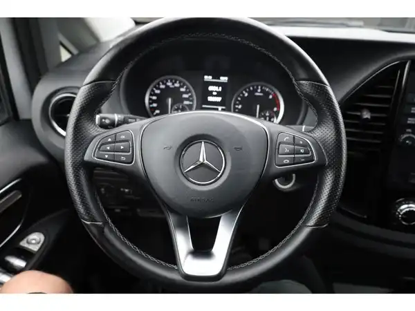 MERCEDES-BENZ V 220 d Marco Polo Activity (11/11)