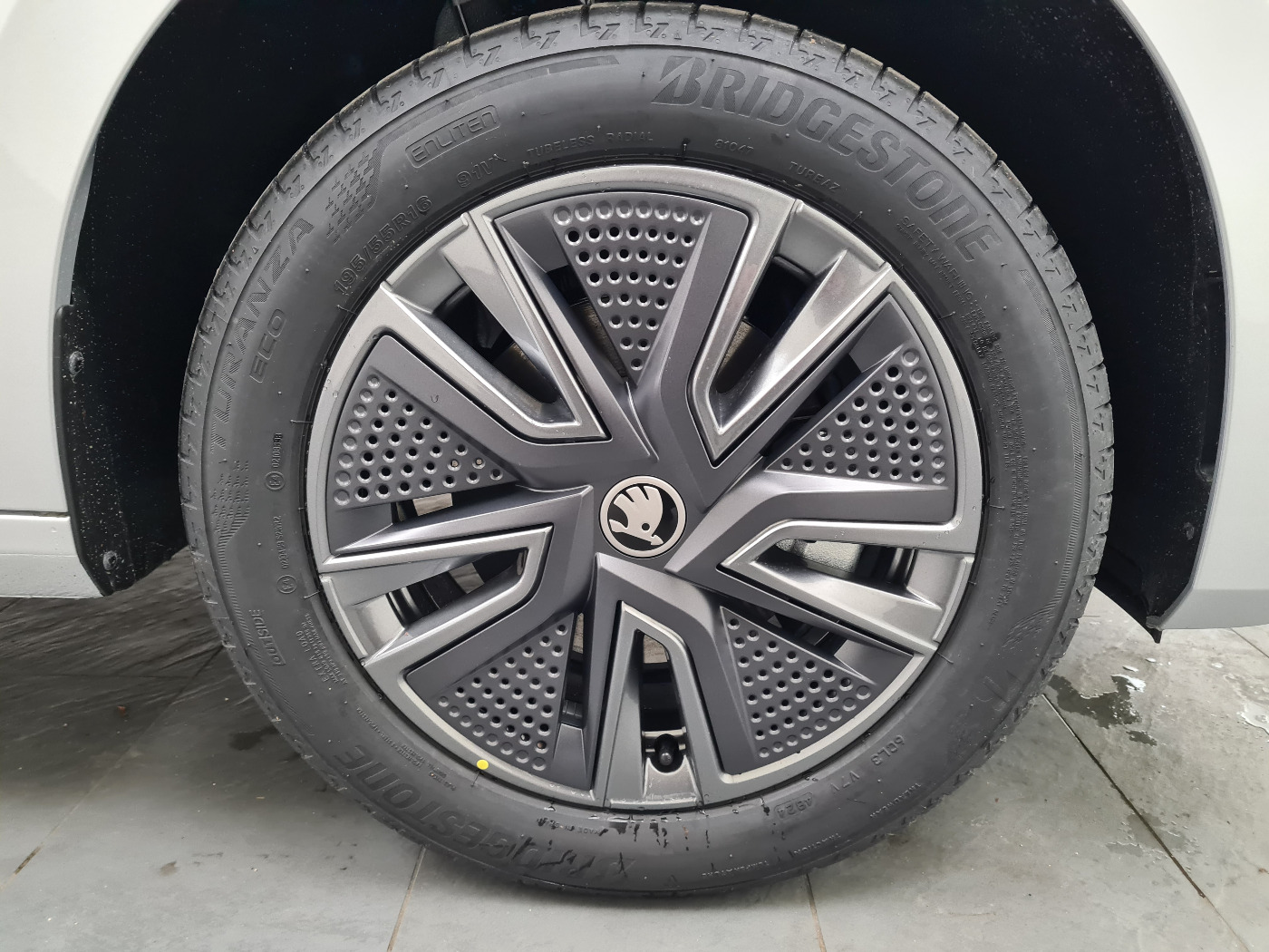 ŠKODA Fabia Drive 1.0 TSI (14/17)