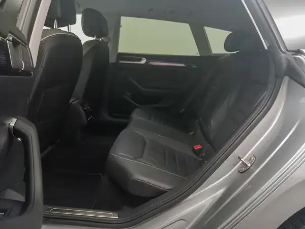 VW Arteon Shootingbrake Elegance 1.4 Hybrid Navi Sthz. Business 230V (11/21)