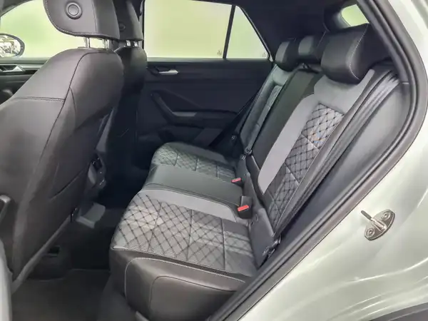 VW T-Roc R-Line 1.5 l TSI (9/17)