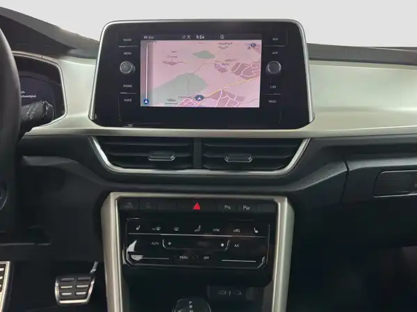 VW T-Roc Life 1.5 TSI 5JGAR MOVE Digital Connect LED Navi (12/16)
