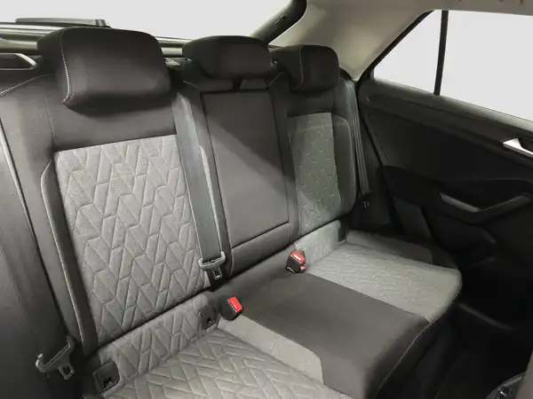 VW T-Roc Life 1.5 TSI 5JGAR MOVE Digital Connect LED Navi (15/16)