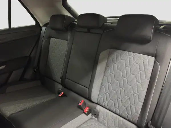 VW T-Roc Life 1.5 TSI 5JGAR MOVE Digital Connect LED Navi (9/16)