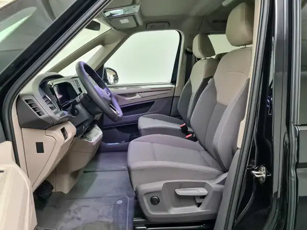 VW T7 Multivan LIFE 2.0 TDI (8/18)
