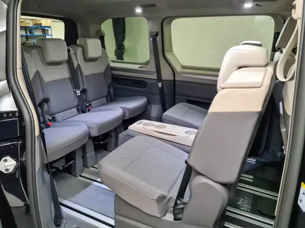 VW T7 Multivan 2.0 TDI Life (16/18)