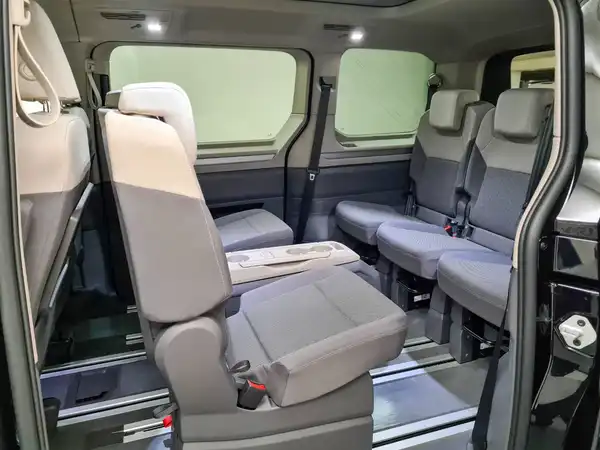 VW T7 Multivan 2.0 TDI Life (9/18)