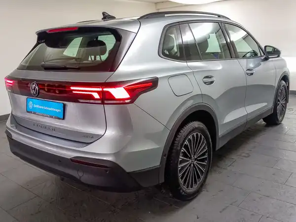 VW Tiguan Life 5JGar Lenk.bhz Navi AHK SHZ (7/22)
