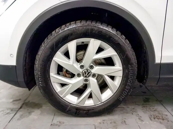 VW Tiguan Elegance 2.0 TDI 230V Navi Park-Lenk Kamera (20/20)