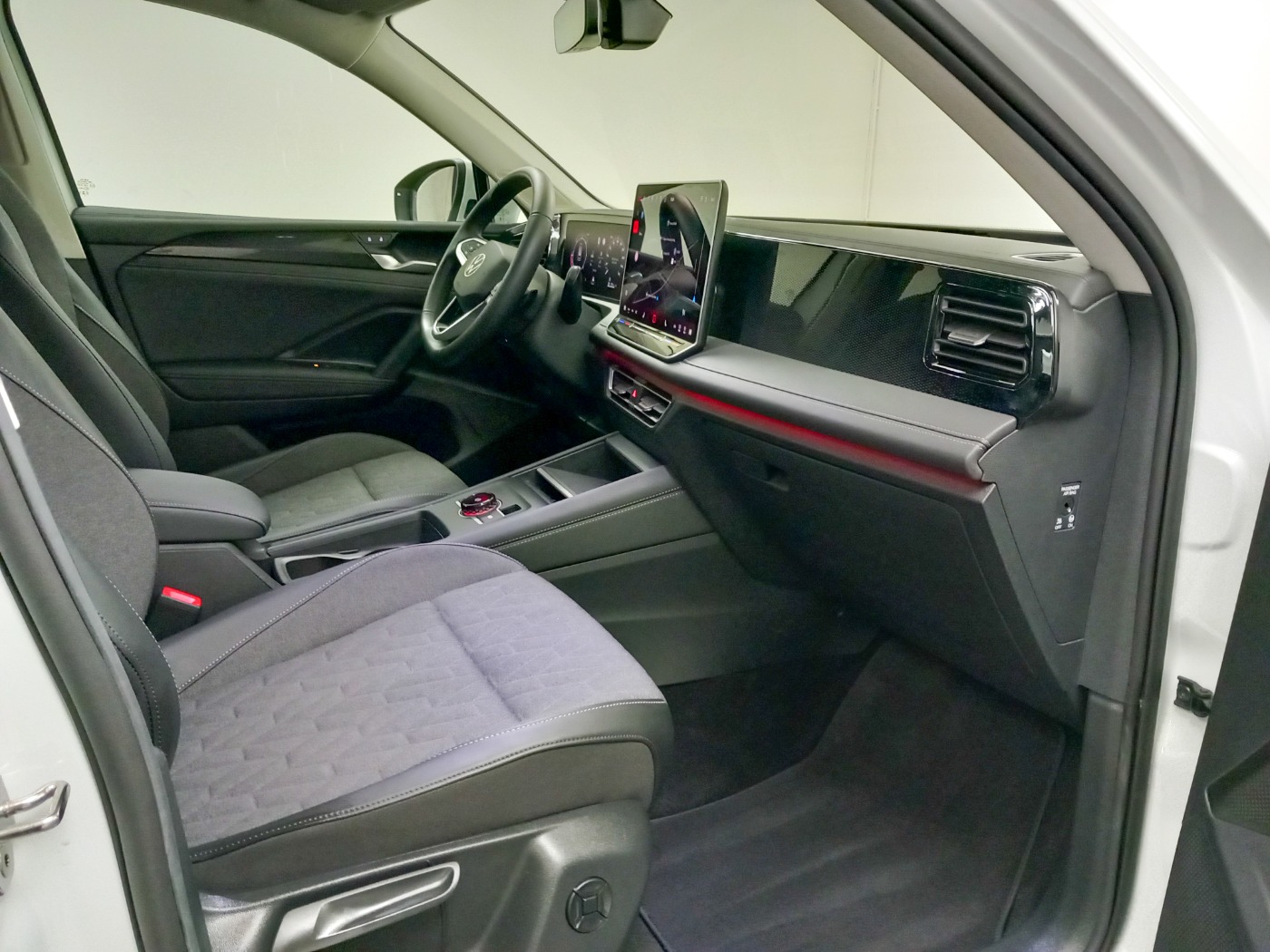 VW Tiguan  Modell 2024  LIFE 2.0 TDI Trailer-Assist Winterpaket (18/18)